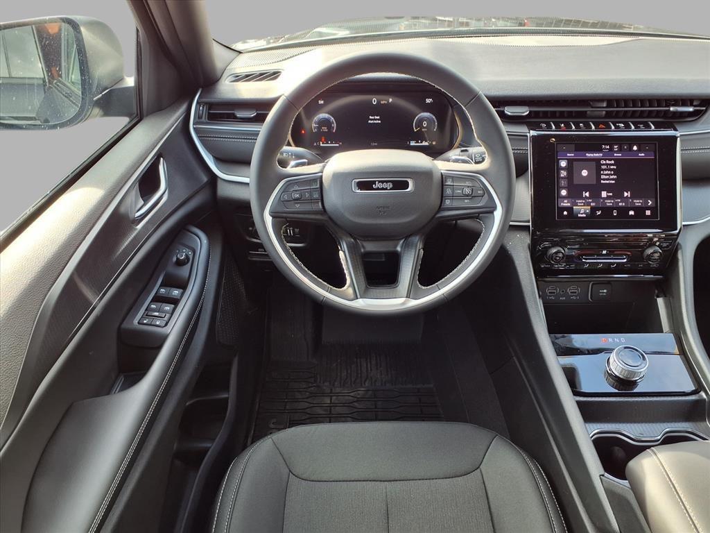 new 2025 Jeep Grand Cherokee car, priced at $32,448