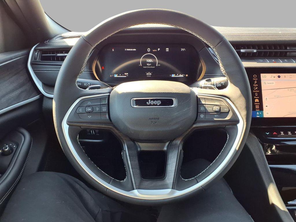 new 2026 Jeep Grand Cherokee car, priced at $44,524