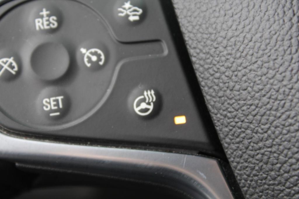 used 2021 Chevrolet Traverse car, priced at $23,304