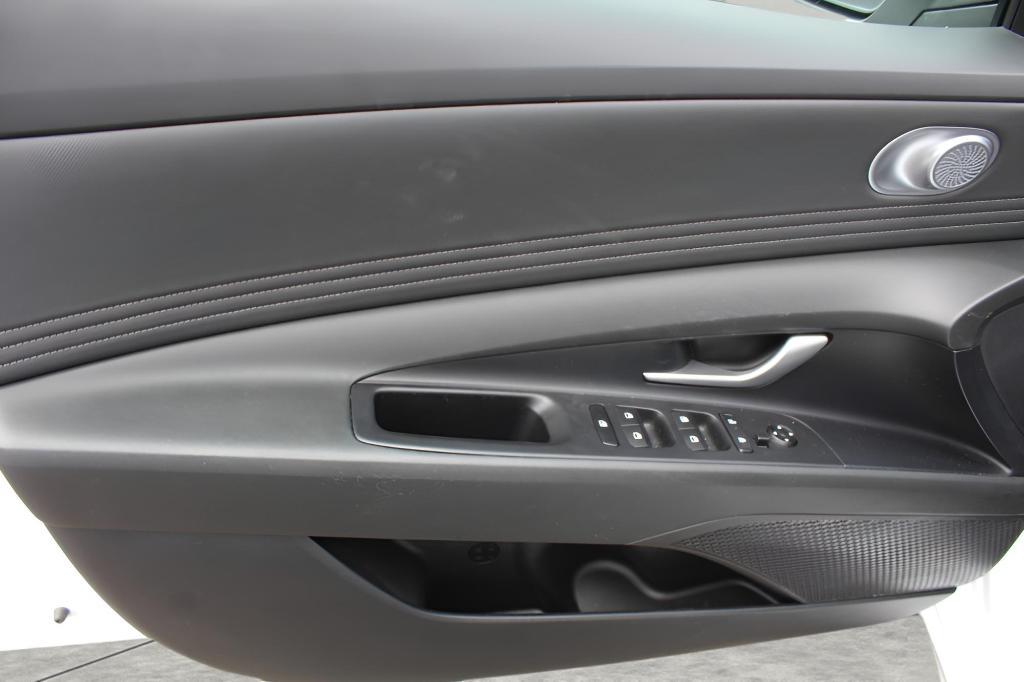 used 2024 Hyundai Elantra car