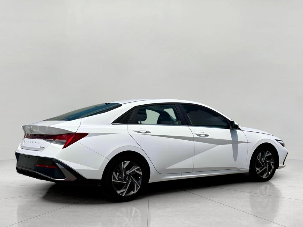 new 2025 Hyundai Elantra car, priced at $25,954