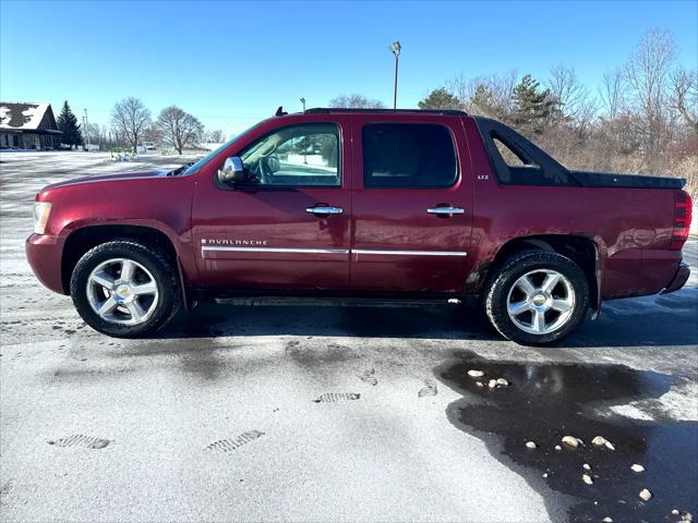 2009 RED Chevrolet Avalanche