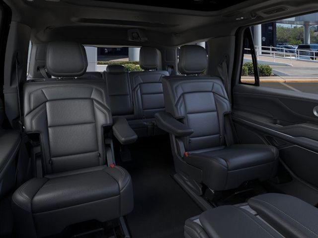new 2025 Lincoln Navigator car, priced at $96,187