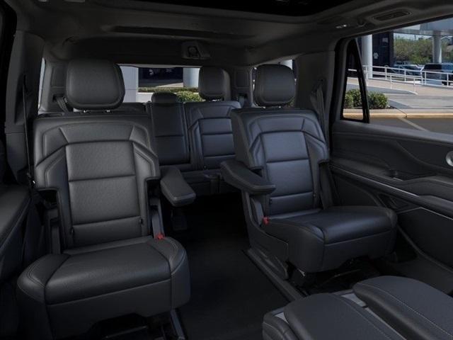 new 2025 Lincoln Navigator car, priced at $96,687
