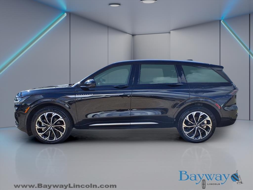 used 2024 Lincoln Nautilus car, priced at $46,790