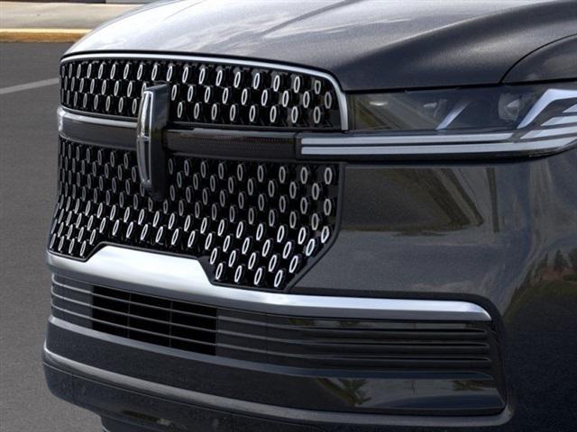 new 2025 Lincoln Navigator car, priced at $98,072