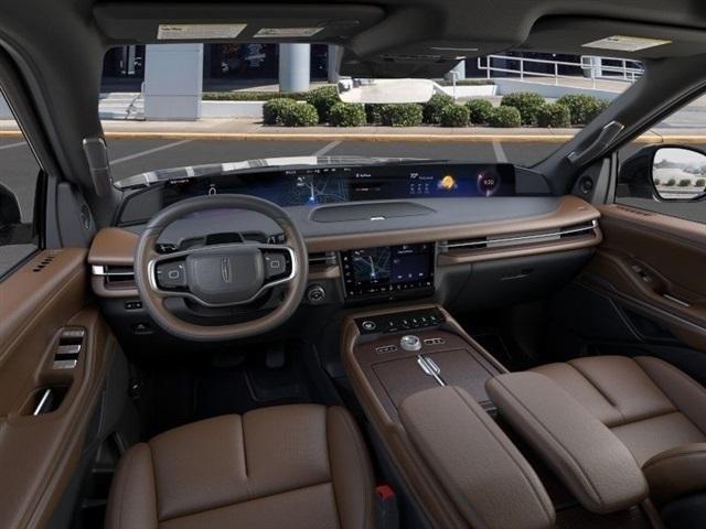 new 2025 Lincoln Navigator car, priced at $98,072