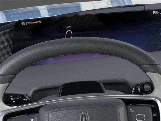 new 2025 Lincoln Navigator car, priced at $93,804