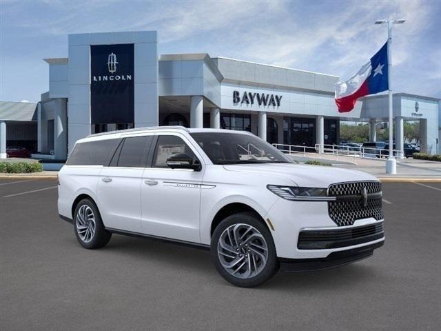 new 2025 Lincoln Navigator car, priced at $96,115