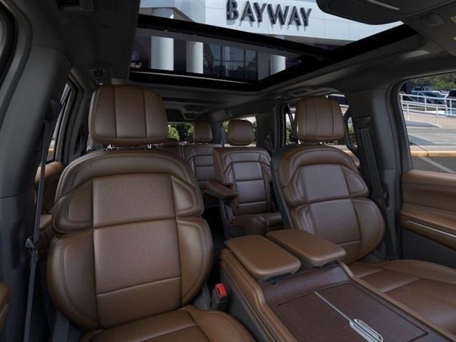 new 2025 Lincoln Navigator car, priced at $96,115