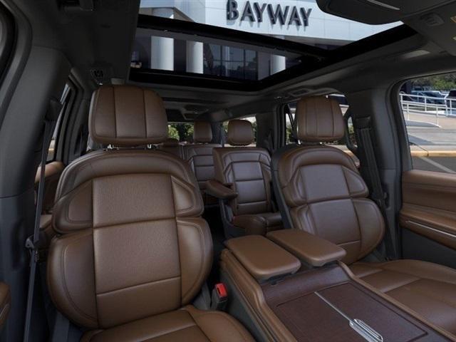 new 2025 Lincoln Navigator car, priced at $95,887