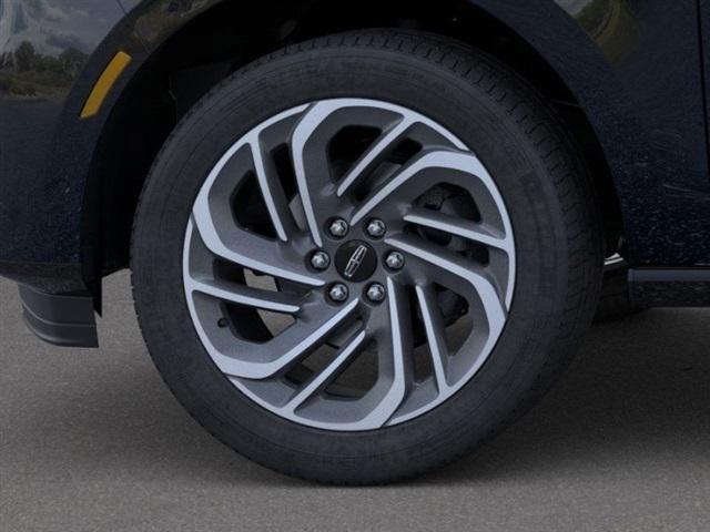 new 2025 Lincoln Navigator car, priced at $95,887