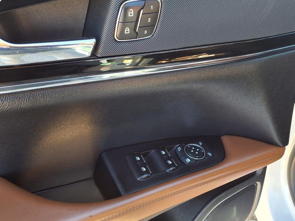 used 2023 Lincoln Nautilus car, priced at $34,722