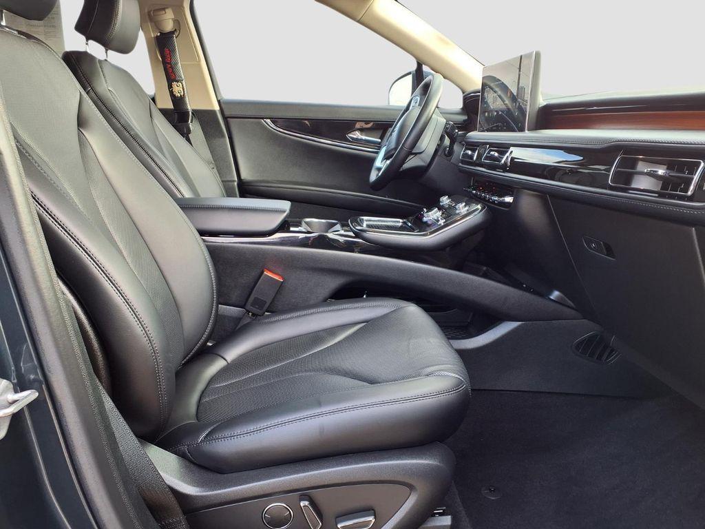 used 2023 Lincoln Nautilus car, priced at $36,422