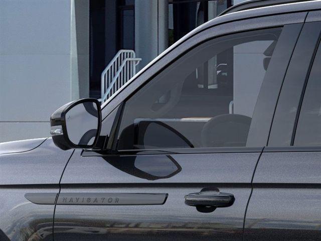 new 2025 Lincoln Navigator car, priced at $94,141