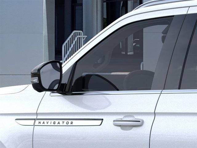 new 2025 Lincoln Navigator car, priced at $93,804