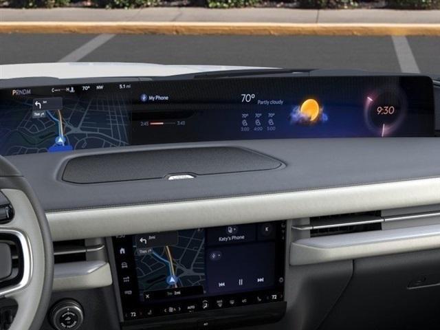 new 2025 Lincoln Navigator car, priced at $93,804