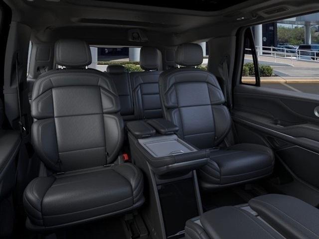 new 2025 Lincoln Navigator car, priced at $98,919