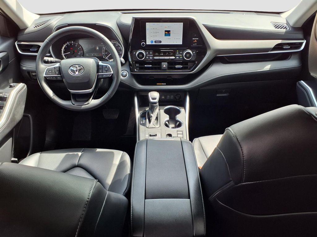 used 2024 Toyota Highlander car, priced at $37,022