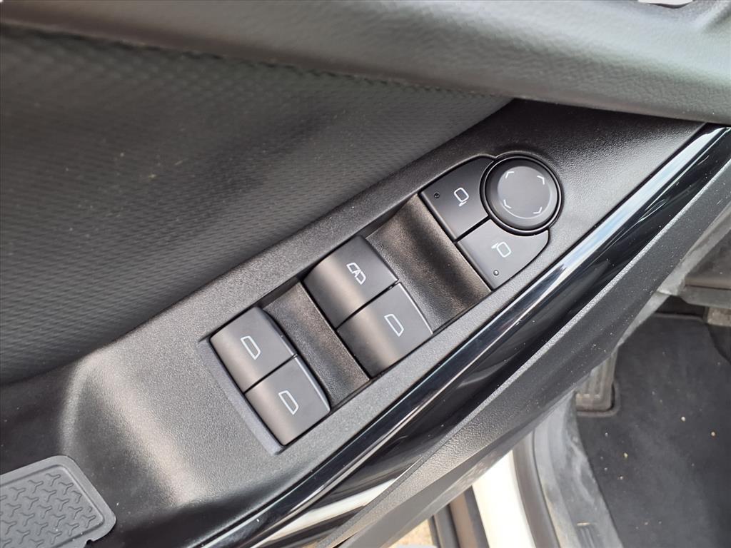 used 2025 Chevrolet Equinox car, priced at $23,030