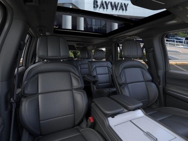new 2025 Lincoln Navigator car, priced at $99,467