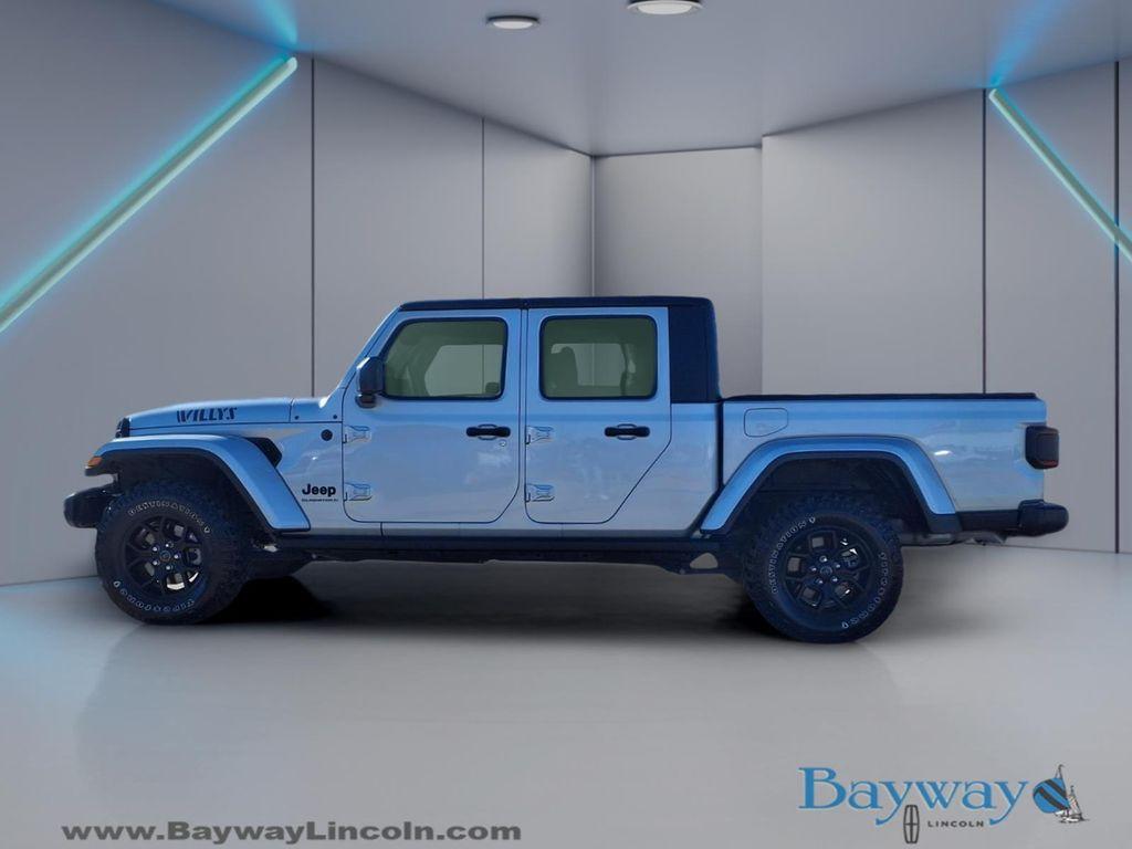 used 2024 Jeep Gladiator car, priced at $35,622