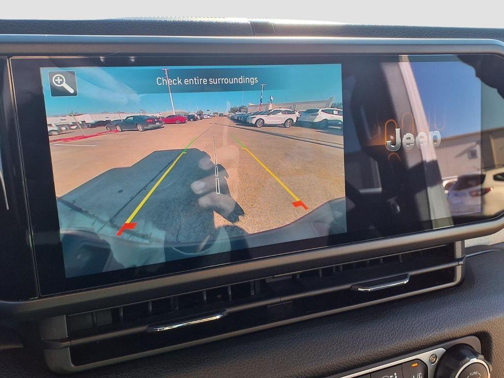 used 2024 Jeep Gladiator car, priced at $35,622