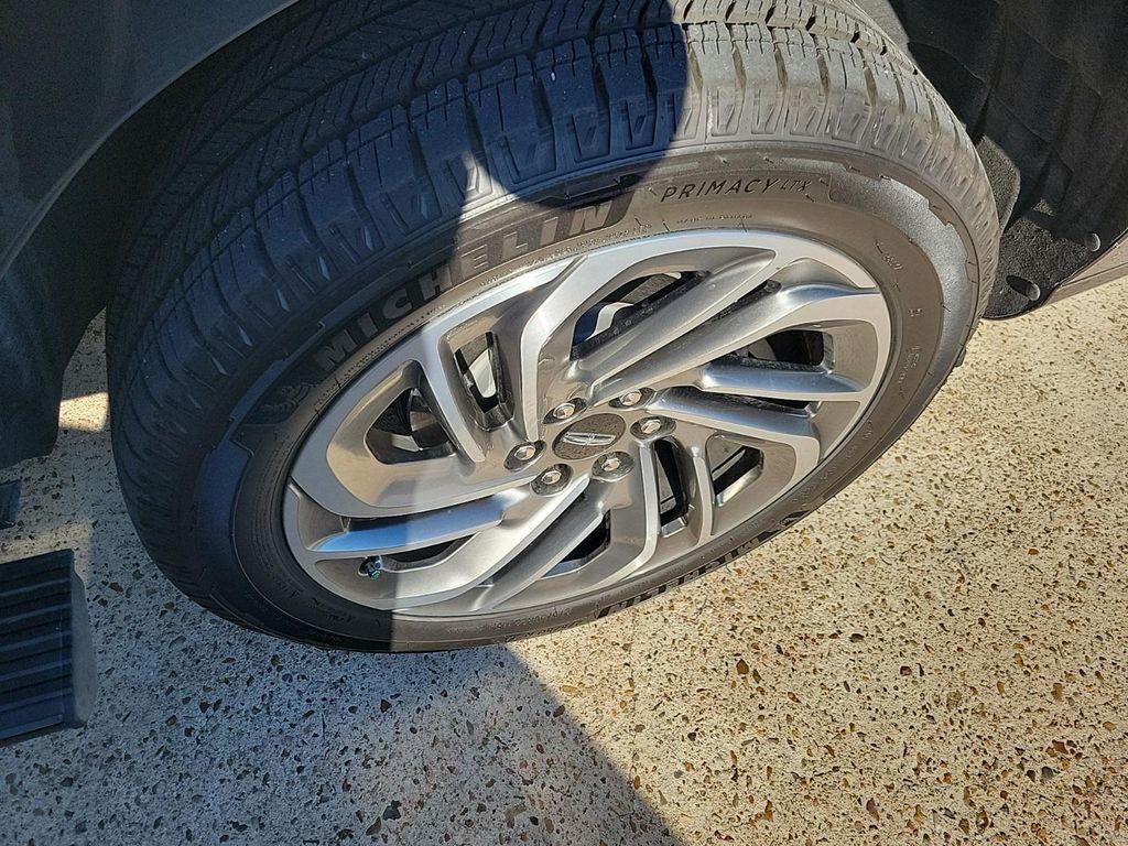 used 2025 Lincoln Navigator car, priced at $90,029