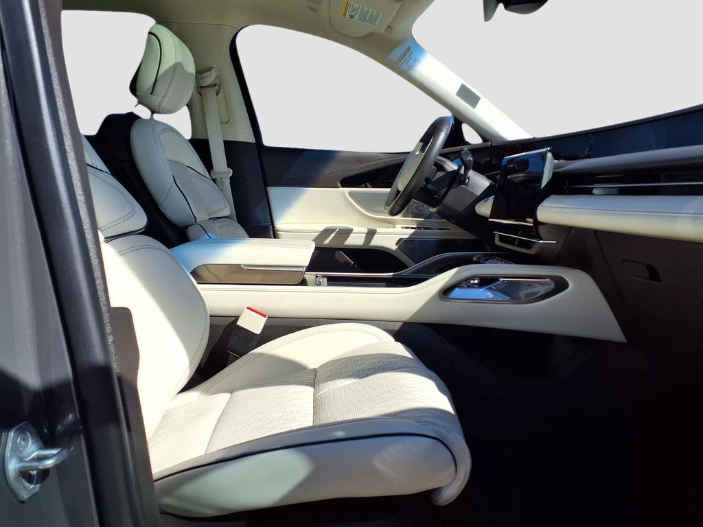 used 2024 Lincoln Nautilus car, priced at $55,052