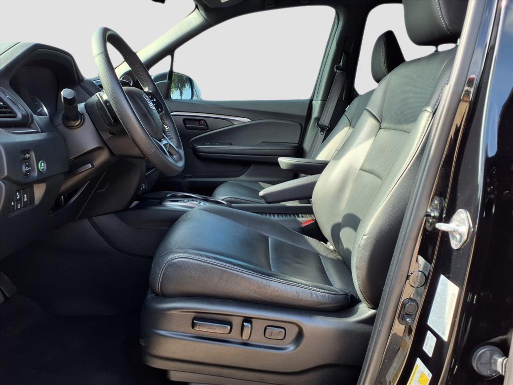 used 2022 Honda Passport car, priced at $29,231