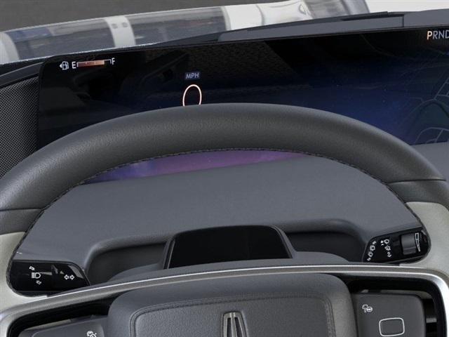 new 2025 Lincoln Navigator car, priced at $93,078