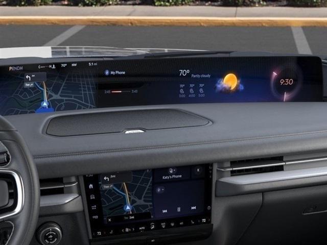 new 2025 Lincoln Navigator car, priced at $97,059