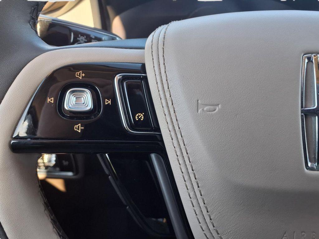 used 2024 Lincoln Aviator car, priced at $43,451