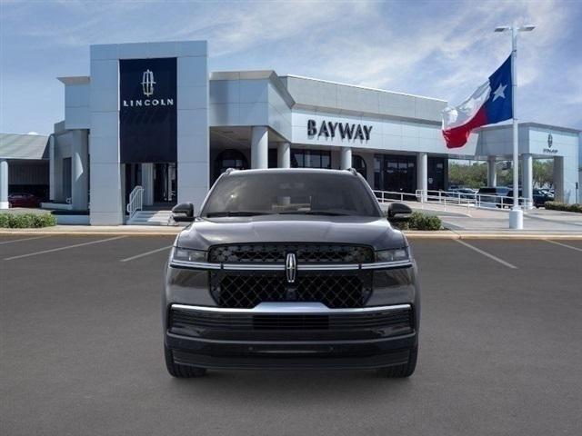 new 2025 Lincoln Navigator car, priced at $101,693