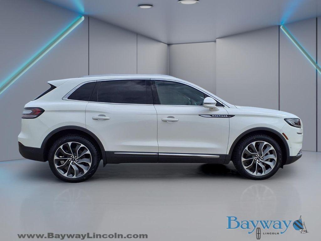 used 2022 Lincoln Nautilus car, priced at $29,411
