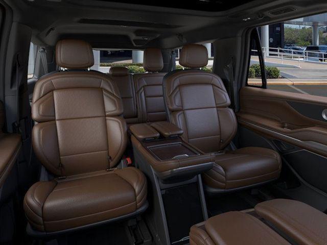 new 2025 Lincoln Navigator car, priced at $98,270