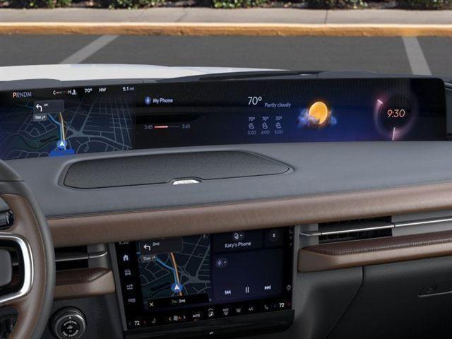 new 2025 Lincoln Navigator car, priced at $98,270