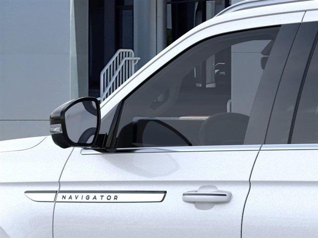 new 2025 Lincoln Navigator car, priced at $98,770
