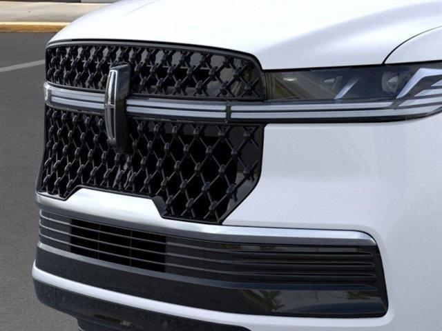 new 2025 Lincoln Navigator car, priced at $96,915