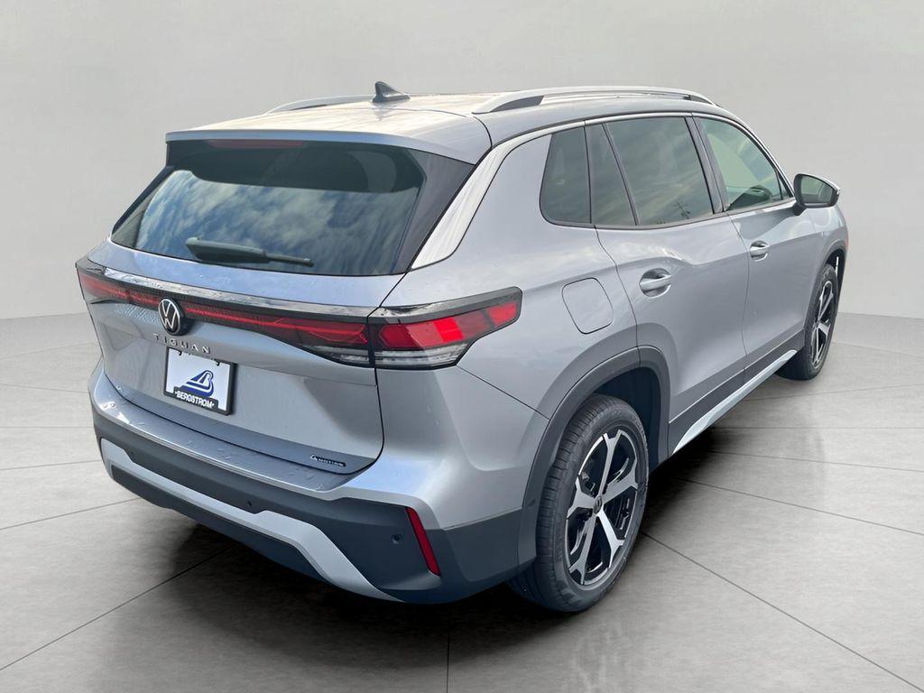 new 2025 Volkswagen Tiguan car, priced at $35,717