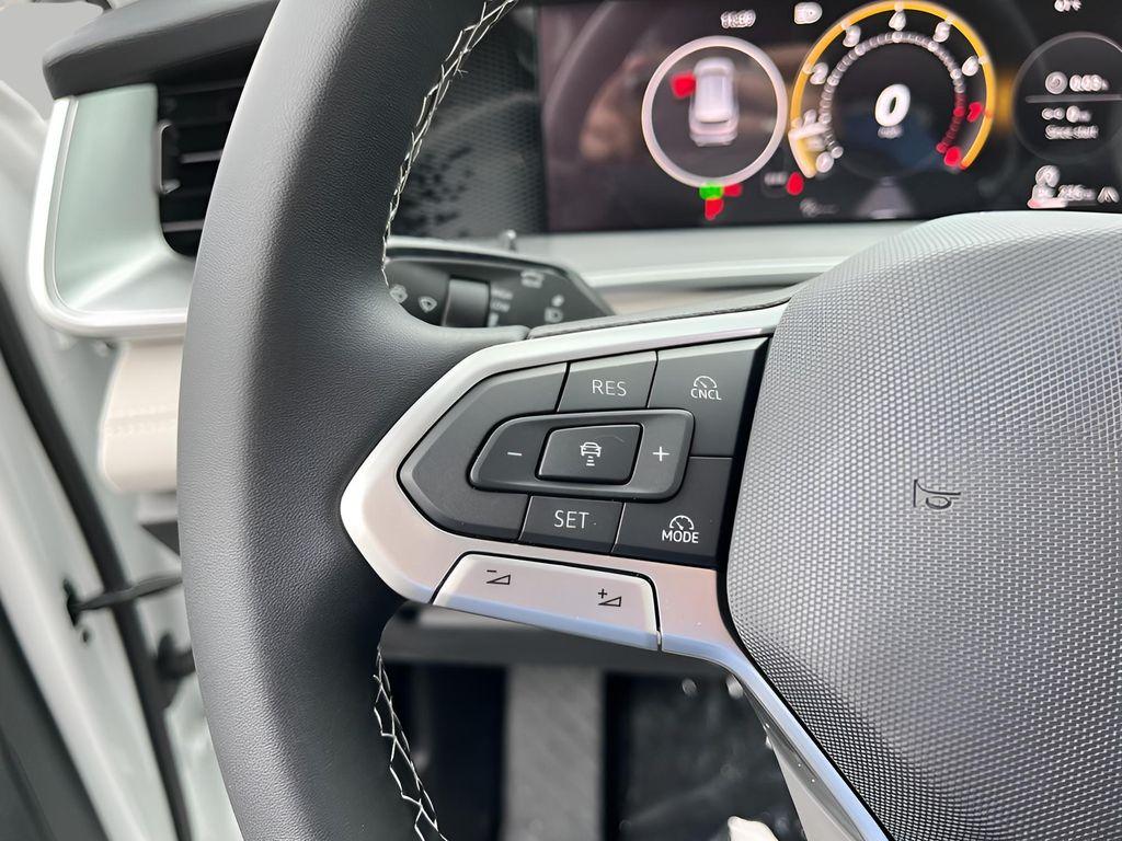 new 2025 Volkswagen Tiguan car, priced at $33,958