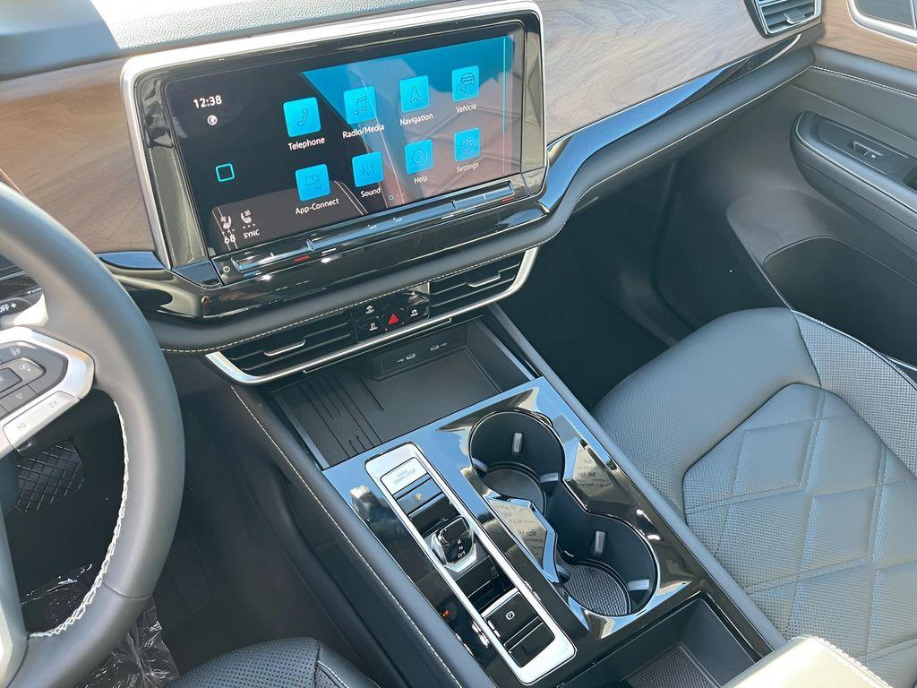 new 2026 Volkswagen Atlas car, priced at $46,685