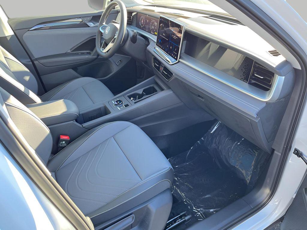 new 2025 Volkswagen Tiguan car, priced at $36,106