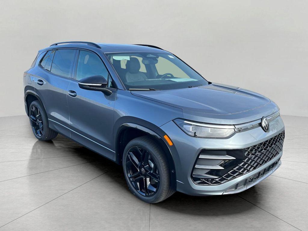 new 2025 Volkswagen Tiguan car, priced at $38,136