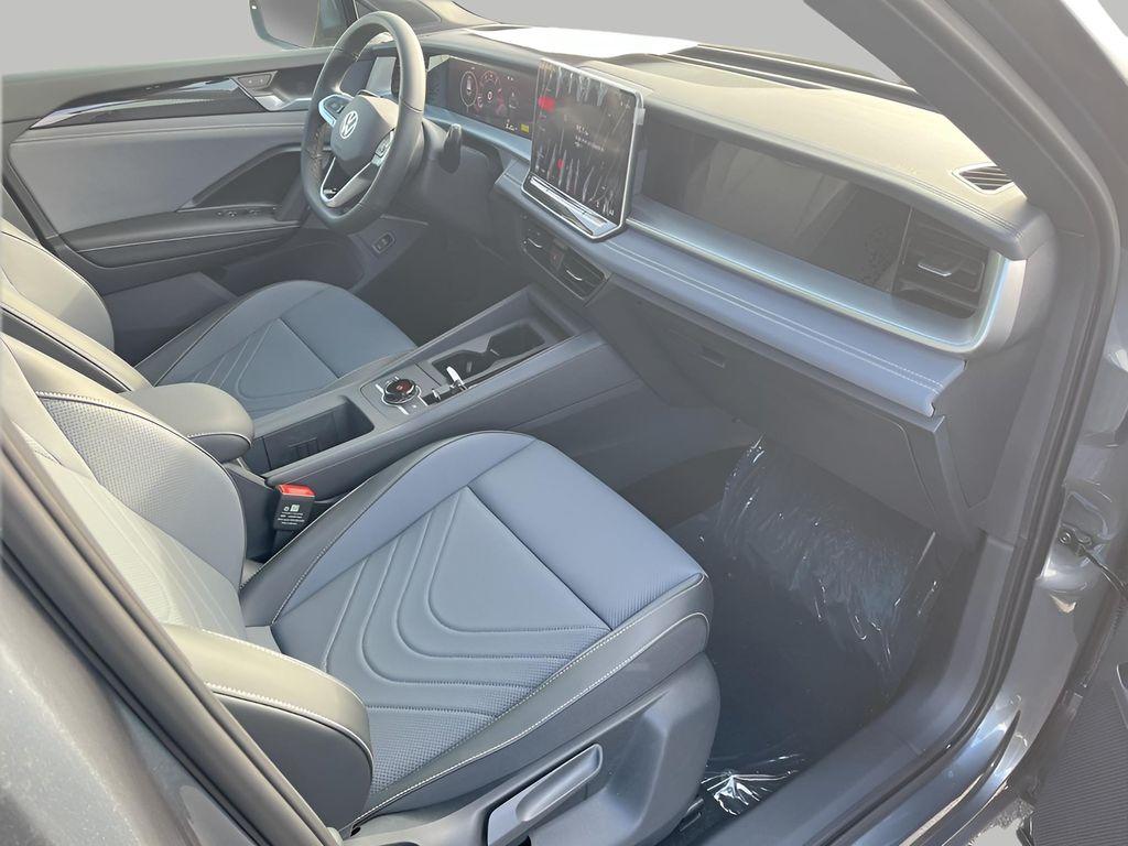 new 2025 Volkswagen Tiguan car, priced at $38,136