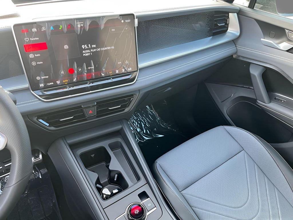 new 2025 Volkswagen Tiguan car, priced at $38,136