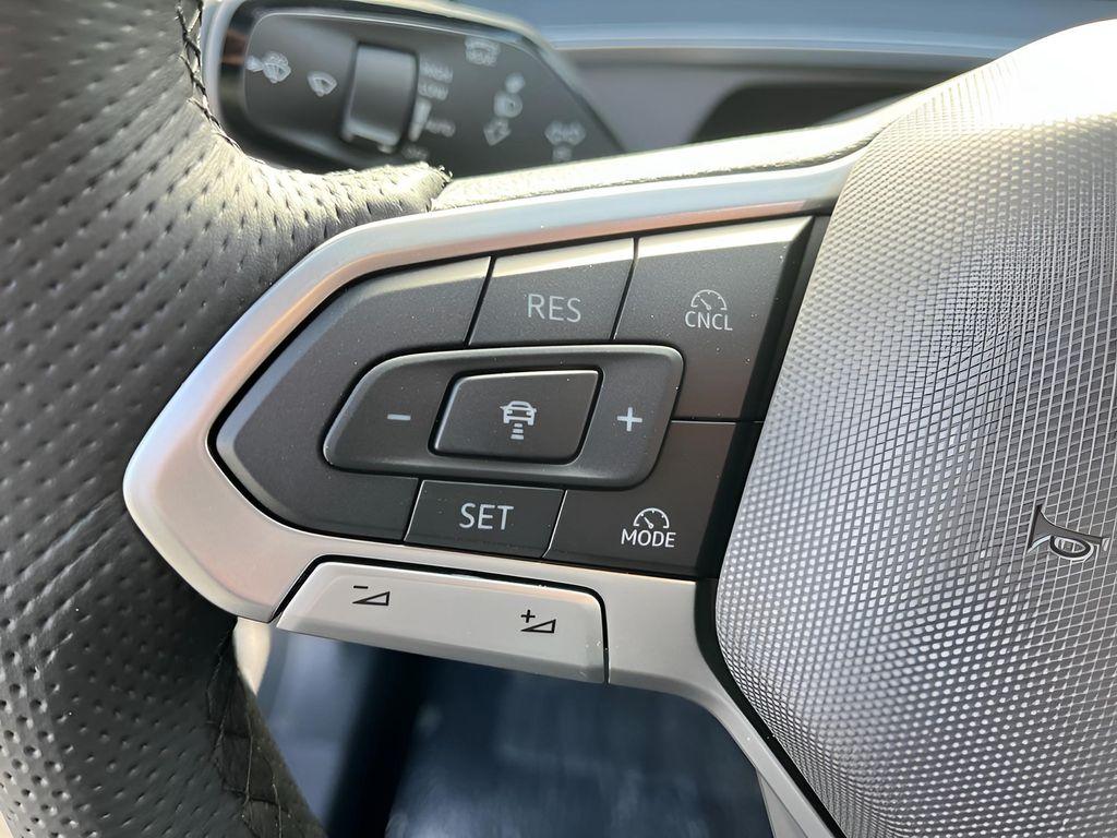 new 2025 Volkswagen Tiguan car, priced at $38,136