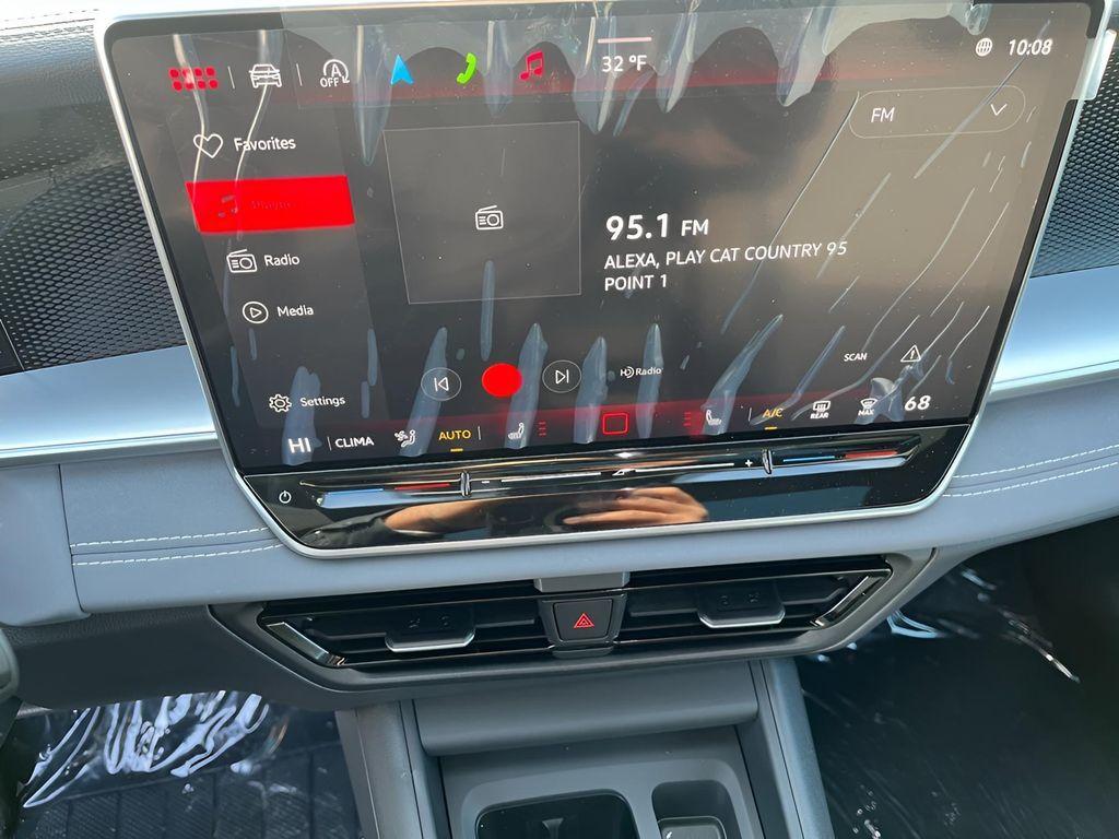 new 2025 Volkswagen Tiguan car, priced at $38,136