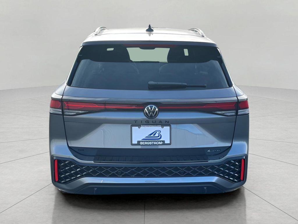 new 2025 Volkswagen Tiguan car, priced at $38,136
