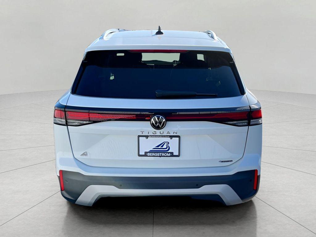 new 2025 Volkswagen Tiguan car, priced at $31,405